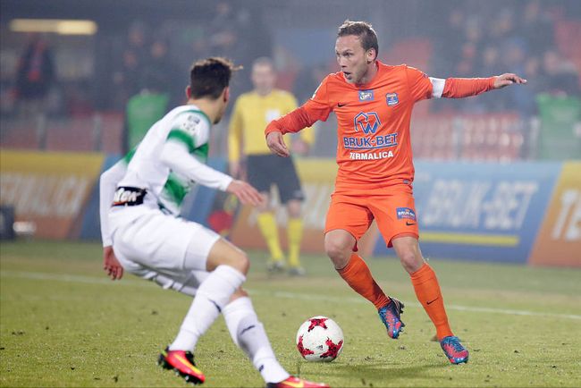 爾正逐漸成 爾正逐漸成